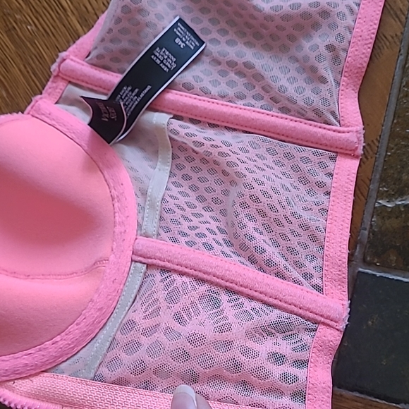 LIKE NEW RARE 34b Victoria's Secret Pushup Very Sexy Lined Demi w/ Boning - Picture 12 of 15